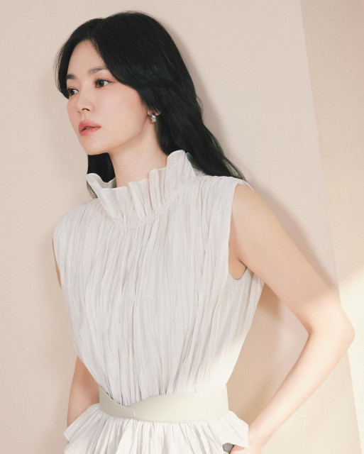 Song Hye-kyo         instagram post 488474