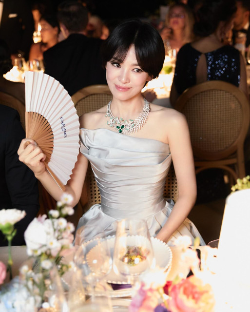 Song Hye-kyo         instagram post 492873