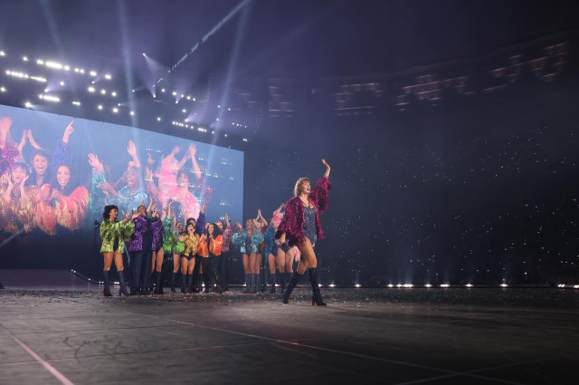 Taylor Swift instagram post 482608
