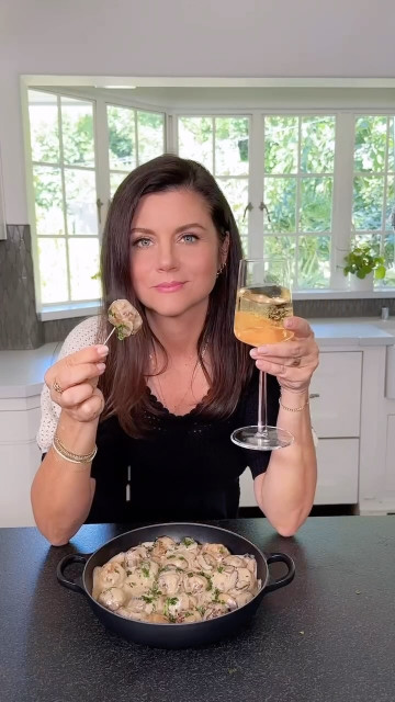 Tiffany Amber Thiessen instagram post 482501