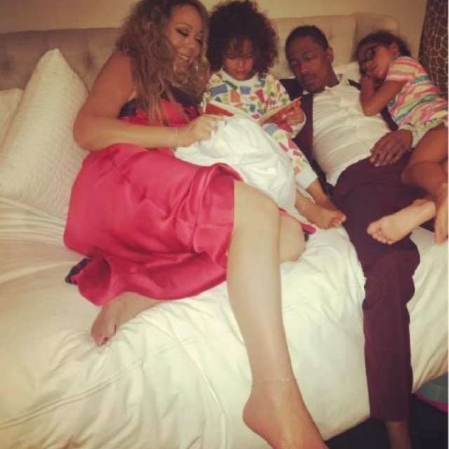 Nick Cannon Sleeps While Mariah Carey Reads 'Bedtime Stories' to Kids