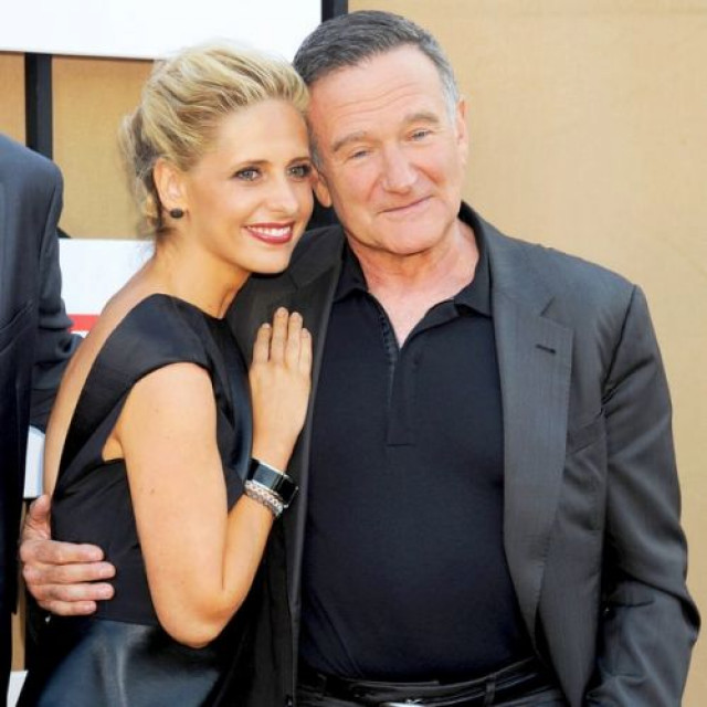 Sarah Michelle Gellar Calles Robin Williams A Father She Had Always Dreamed Of Having