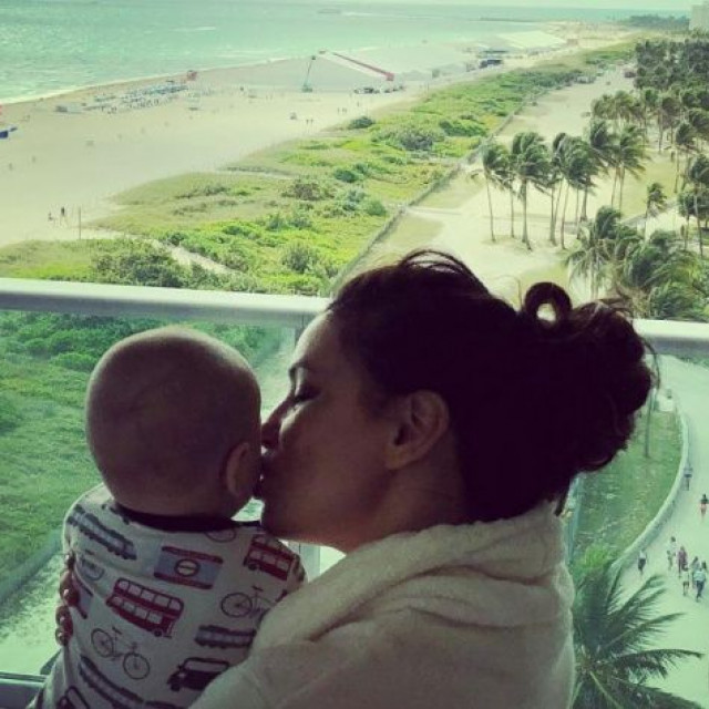 Eva Longoria with her 6-month-old son in the new photo