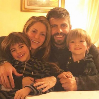 Shakira has charmed the network of photos with her sons