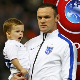 Wayne Rooney became a father for the fourth time