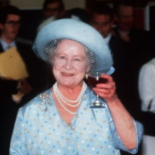 Martini was superfluous: Queen Elizabeth II insulted her daughter-in-law