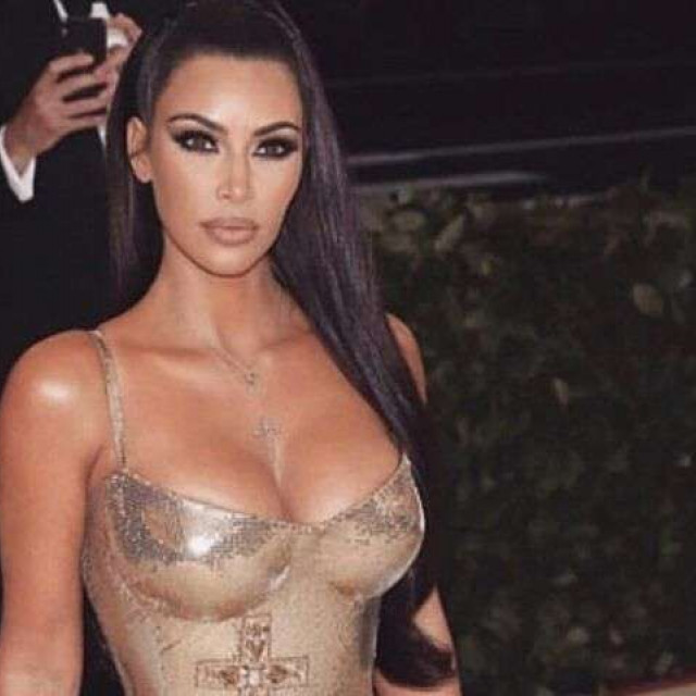 Kim Kardashian will receive a 'fashionable Oscar'