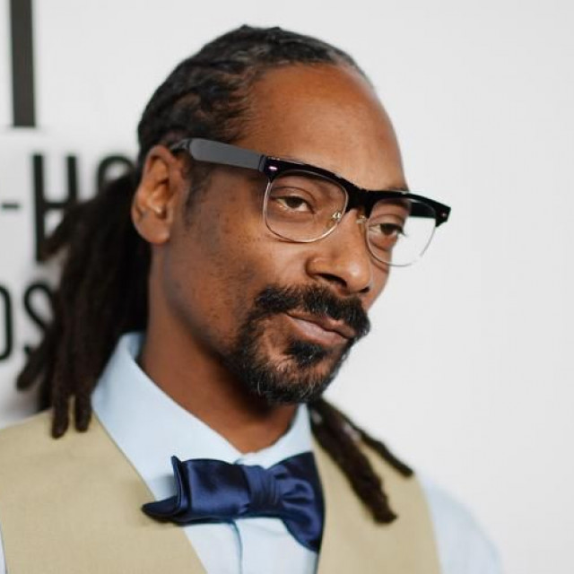 Snoop Dogg cooked a giant cocktail and set a record