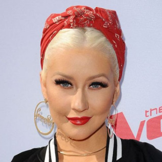 Christina Aguilera secretly sang in New York subway (VIDEO)