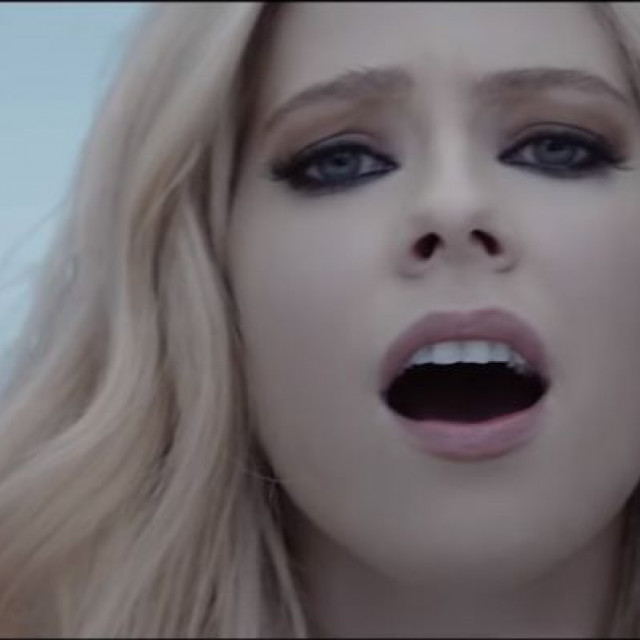 Avril Lavigne has released a new video