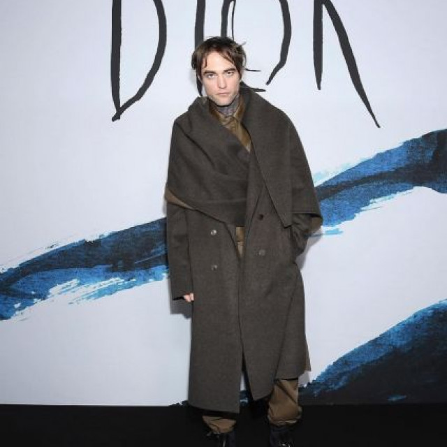 Robert Pattinson dressed like a vampire