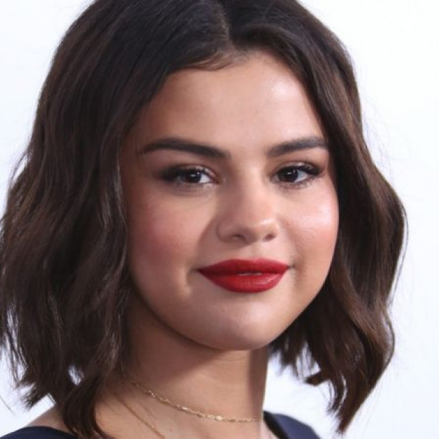 Selena Gomez shared photos from a recording studio