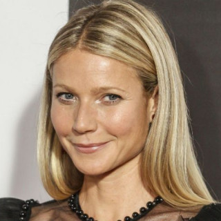 Gwyneth Paltrow in topless for fashion gloss