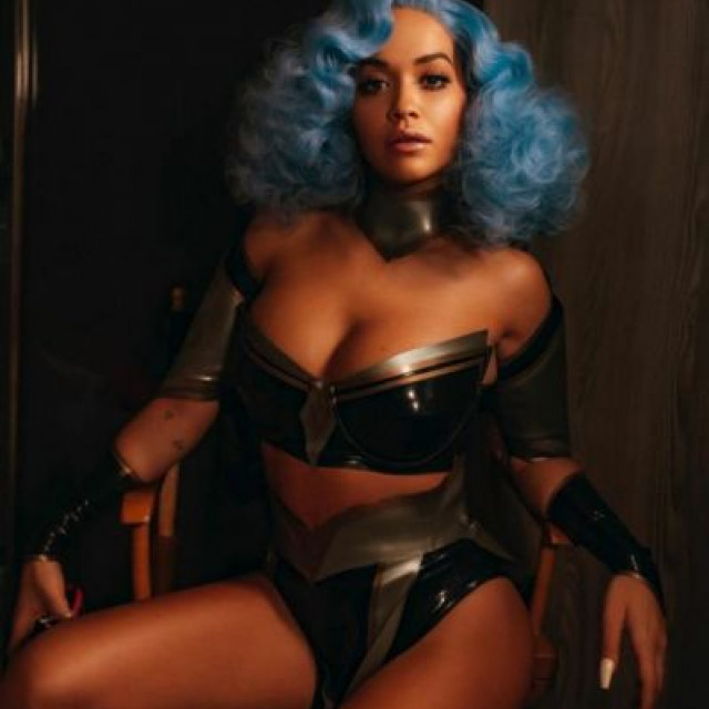 Rita Ora experimented with blue hair