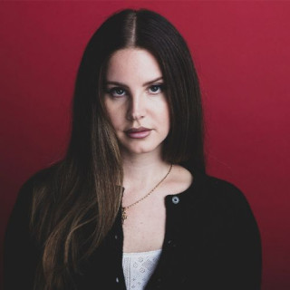 Lana Del Rey doesn't romanticize violence