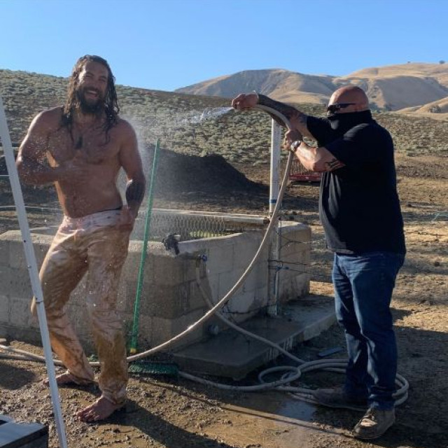 Jason Mamoa pleased the fans with a photo without a T-shirt