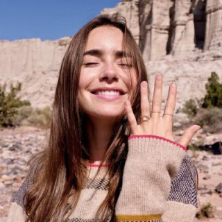Lily Collins announced her engagement