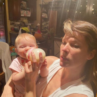 Milla Jovovich conquered the network with cute photos of her youngest daughter 