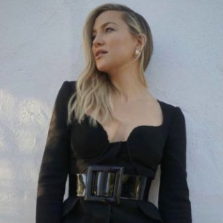 Kate Hudson, 41, tried on an incredible Carolina Herrera costume