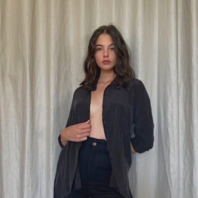 Monica Belucci's 16-year-old daughter shares a candid photo