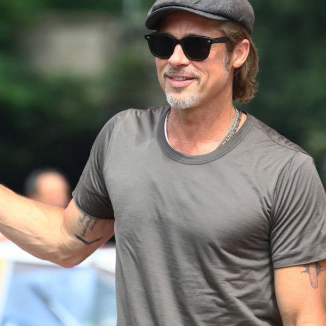 Angelina Jolie's children may deprive Brad Pitt of custody status