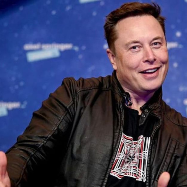 Elon Musk endorsed Britney Spears