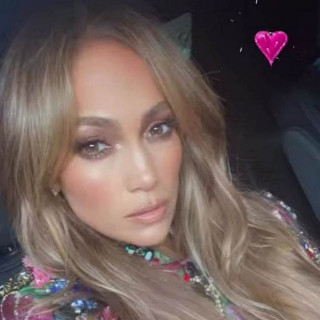 Jennifer Lopez revealed a striking image for her date with Ben Affleck