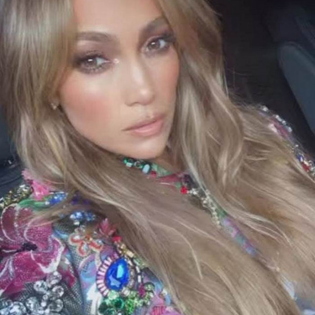 Jennifer Lopez revealed a striking image for her date with Ben Affleck