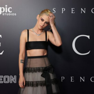 Kristen Stewart in Chanel Couture presented a film about Princess Diana