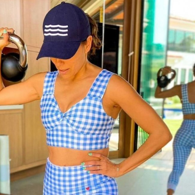 Eva Longoria showed off her first workout of the new year