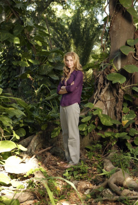 Elizabeth Mitchell pic #320049