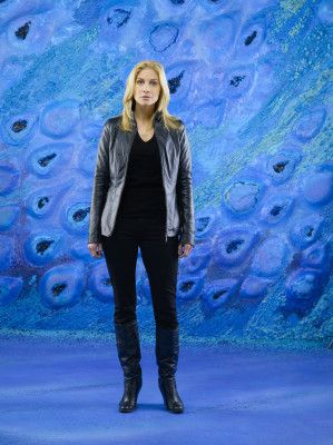 Elizabeth Mitchell pic #320046