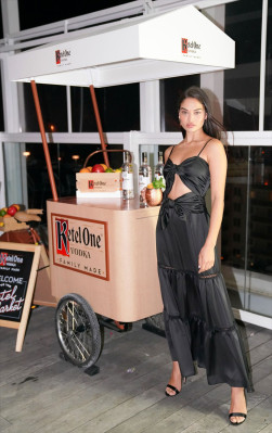 Shanina Shaik pic #1090355