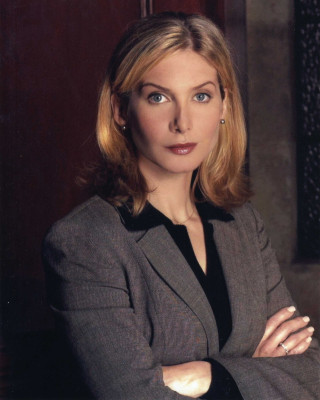 Elizabeth Mitchell pic #323537