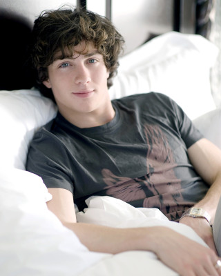 photo 13 in Aaron Johnson gallery [id303991] 2010-11-15 00:00:00