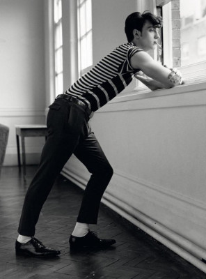 Aaron Johnson pic #330055