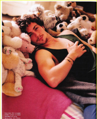 Aaron Johnson pic #334038