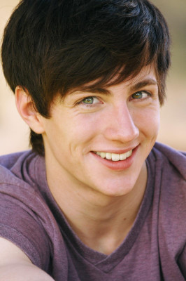 Aaron Johnson pic #370585