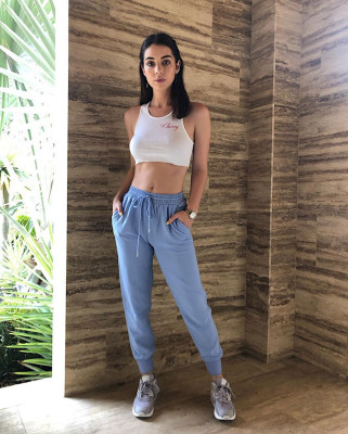 Adelaide Kane pic #1093048