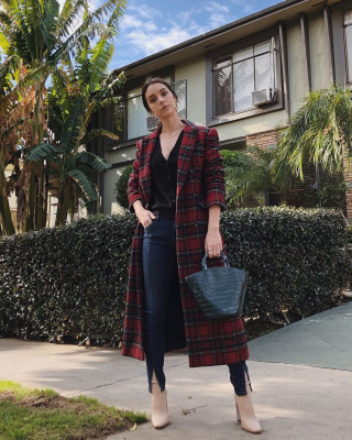 Adelaide Kane pic #1093034