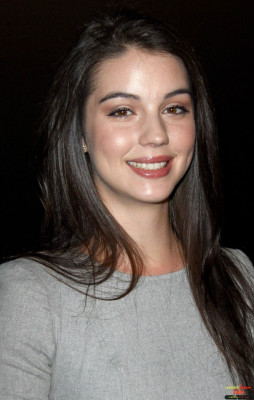 Adelaide Kane pic #713394