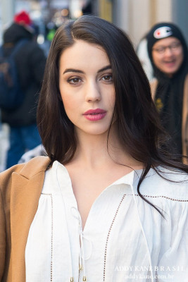 Adelaide Kane pic #833703
