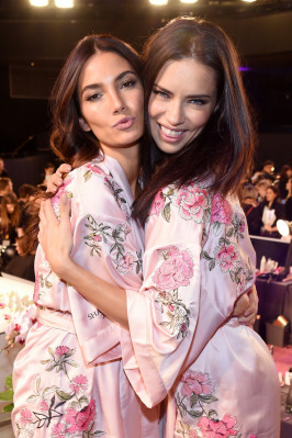 photo 23 in Adriana Lima gallery [id981473] 2017-11-21 00:00:00