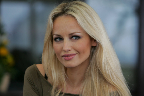 photo 29 in Sklenarikova-Karembeu gallery [id47633] -0001-11-30 00:00:00