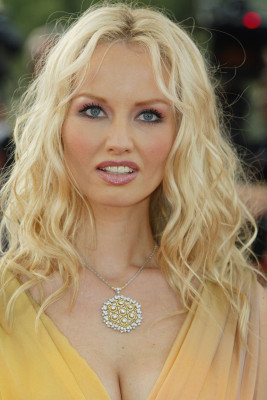 photo 5 in Adriana Sklenarikova-Karembeu gallery [id528024] 2012-09-02 00:00:00