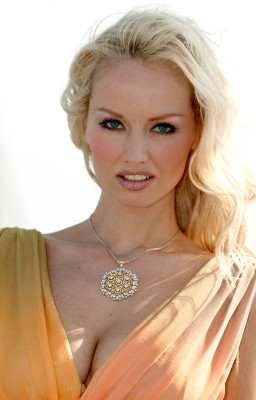 photo 7 in Sklenarikova-Karembeu gallery [id317235] 2010-12-15 00:00:00