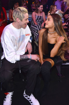 Ariana Grande pic #1060368