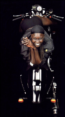 Alek Wek pic #13825