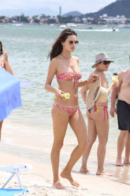 Alessandra Ambrosio pic #994854