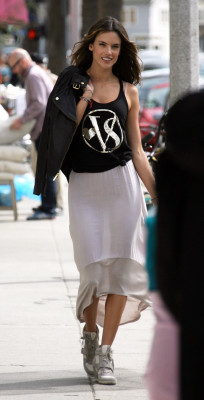 Alessandra Ambrosio pic #582560